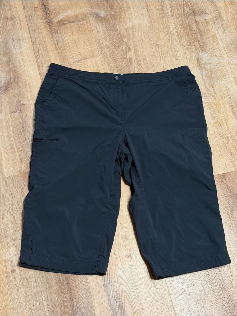 L.L.Bean Black Hiking Bermuda Shorts Stretch Nylon Outdoor Cargo Women’s 18 PET